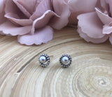 Circle earrings with glass pearls - light grey